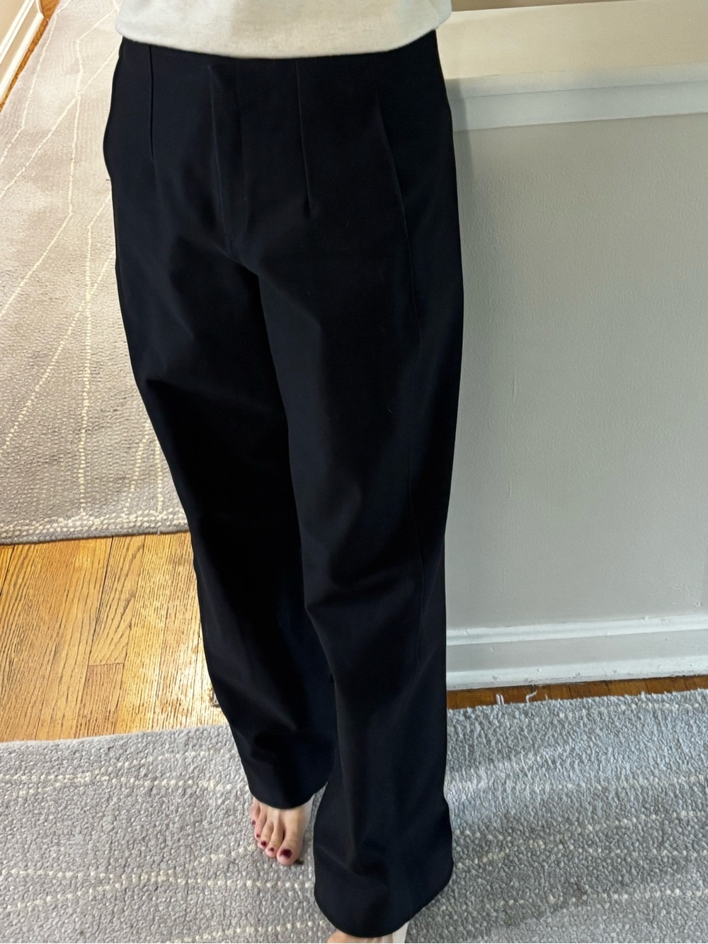 Lululemon women’s Black Pleated Wide-Leg Pants size 10